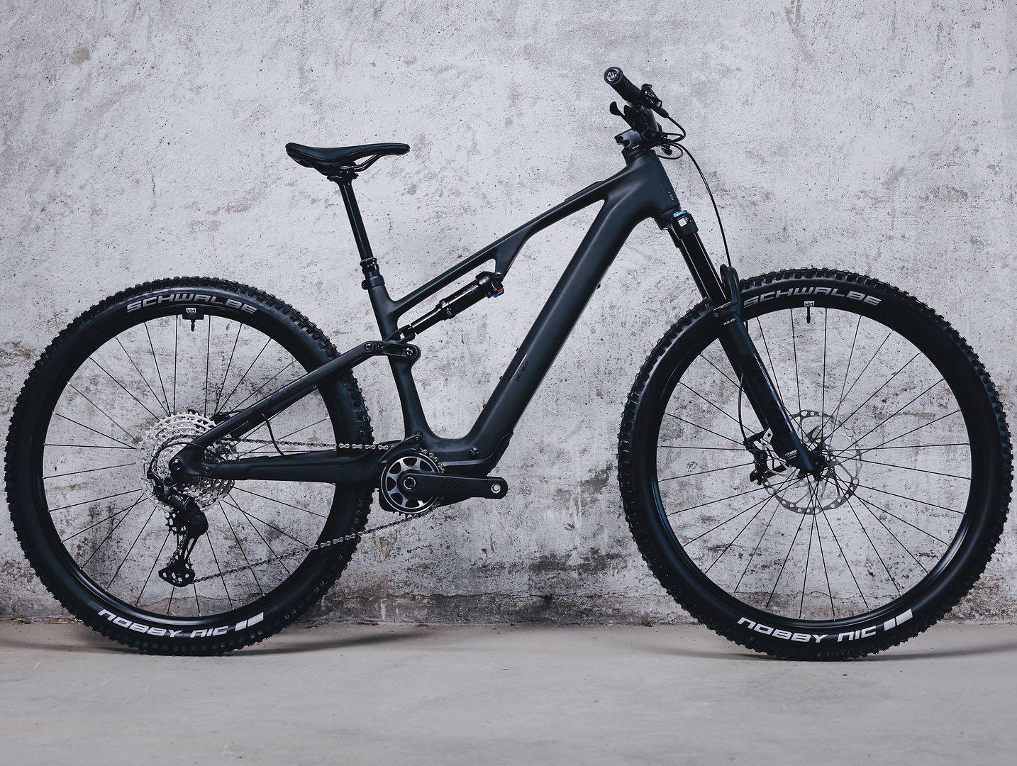 AMS Hybrid ONE44 C62 Pro 400X Mountain E-Bike - Black - Image 2