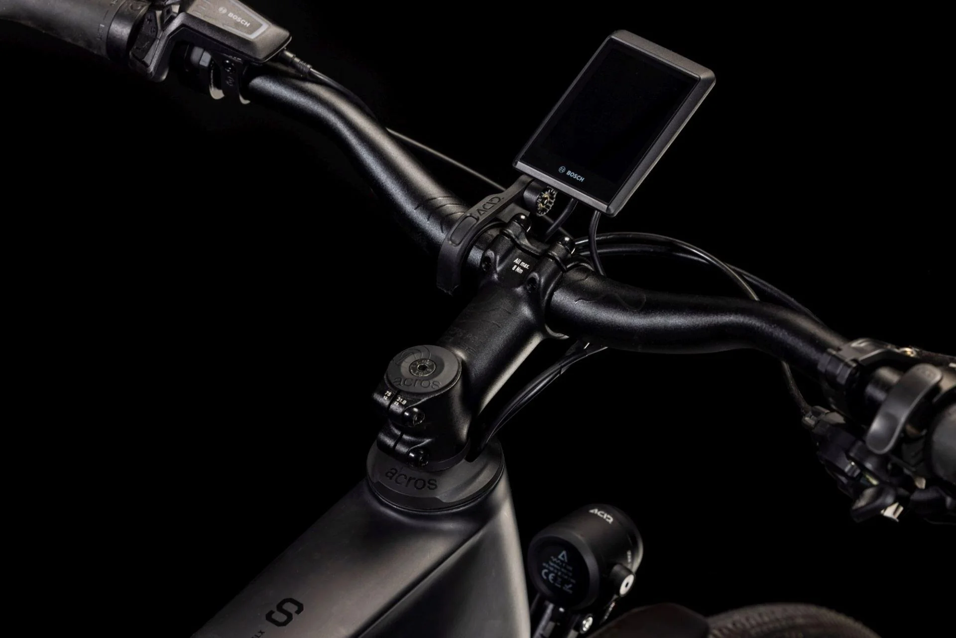 Kathmandu Hybrid C:62 SLX 400X Hybrid E-Bike - Black - Image 3