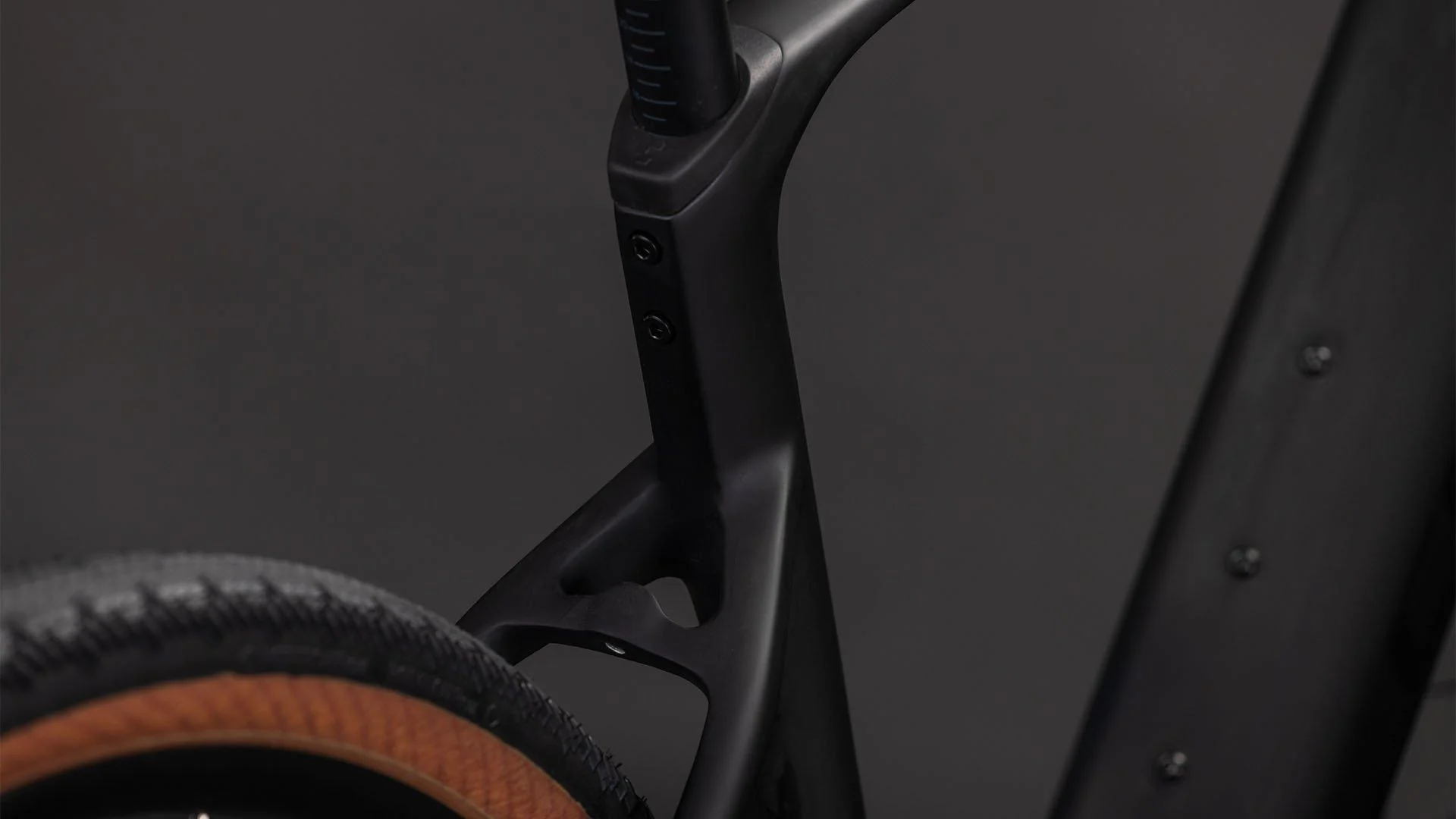 Nuroad Hybrid C:62 EXC 400X Gravel E-Bike - Black - Image 5