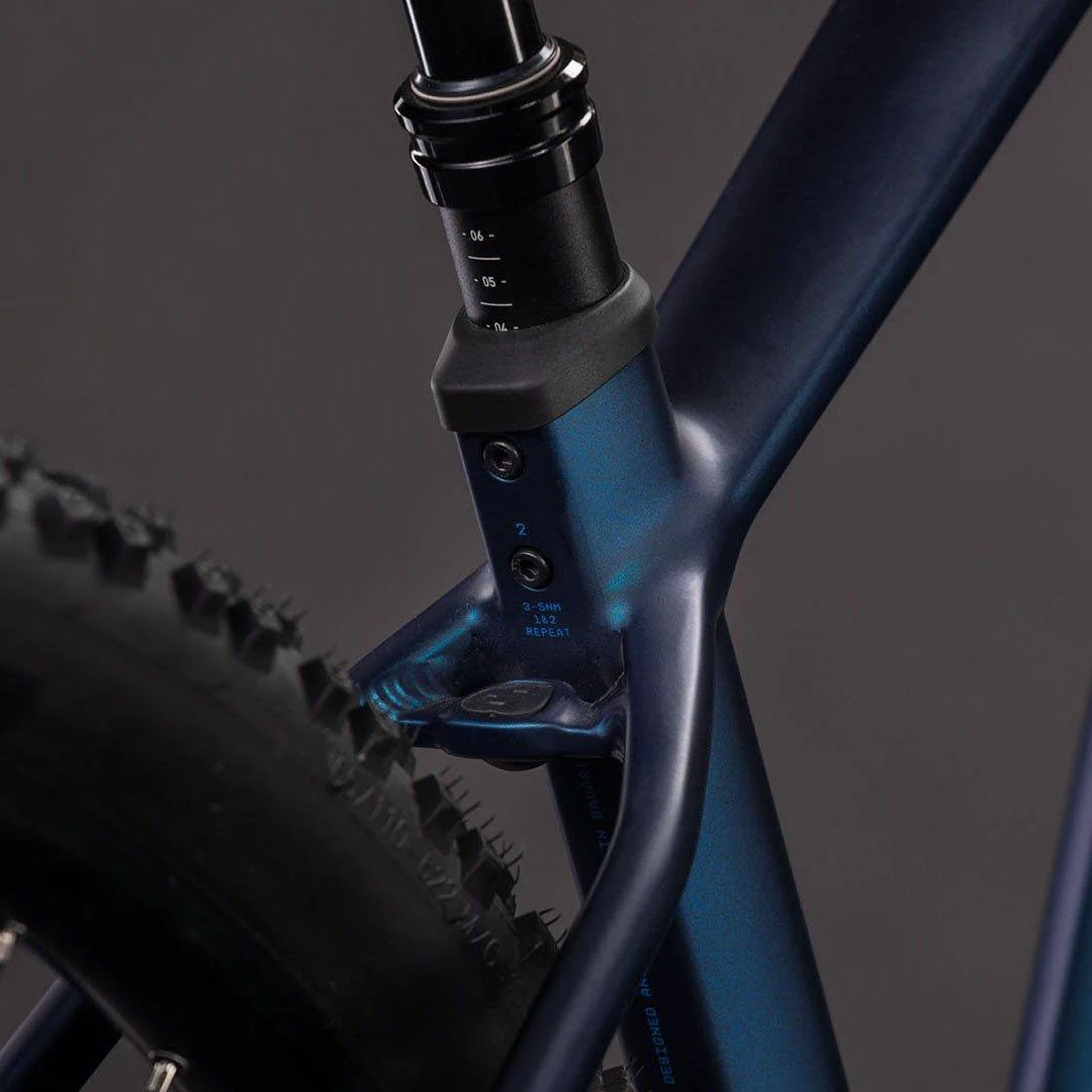 Reaction Hybrid Pro 800 Mountain E-Bike - Navy - Image 4