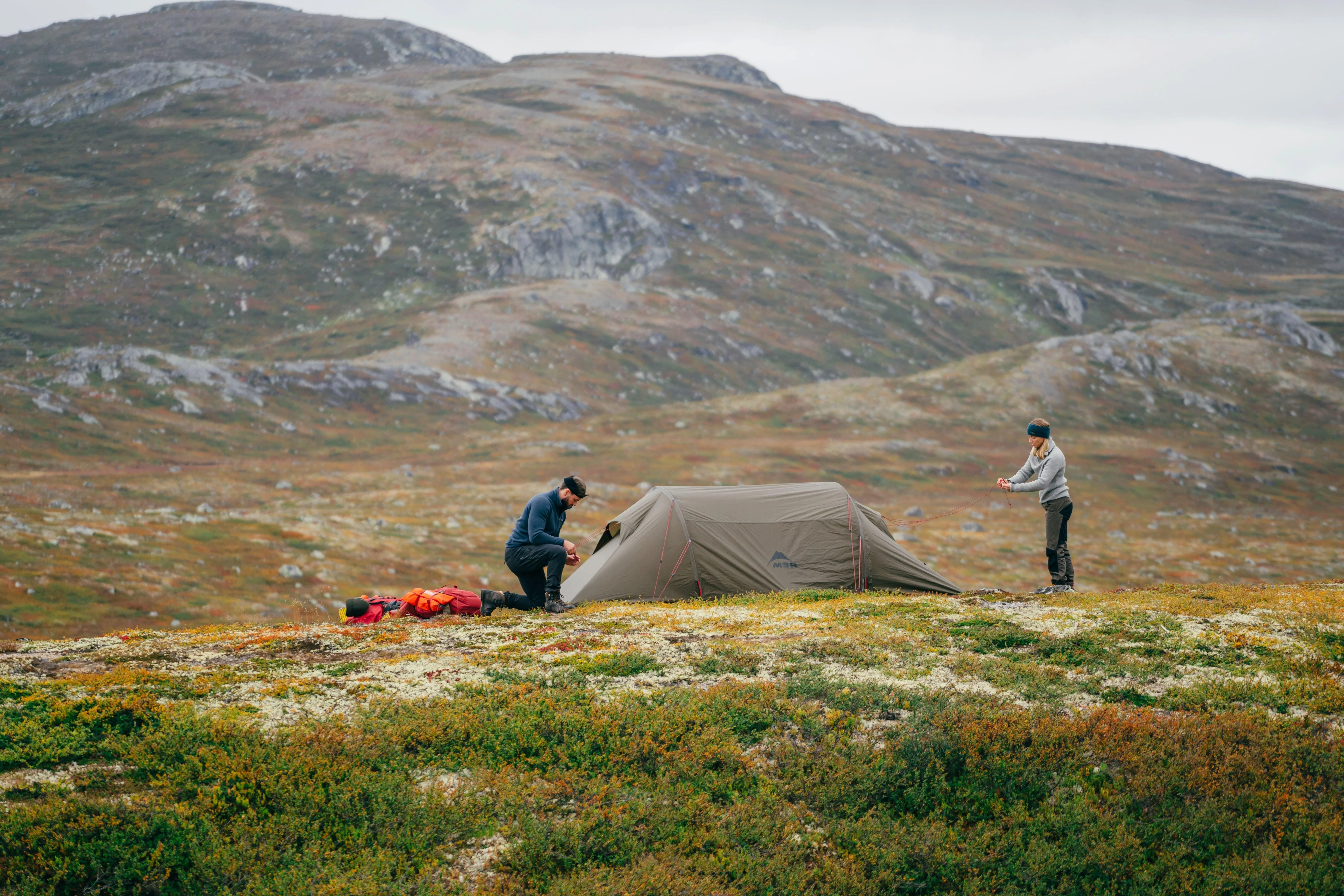 Tindheim 2-Person Tunnel Tent - Green - Image 2