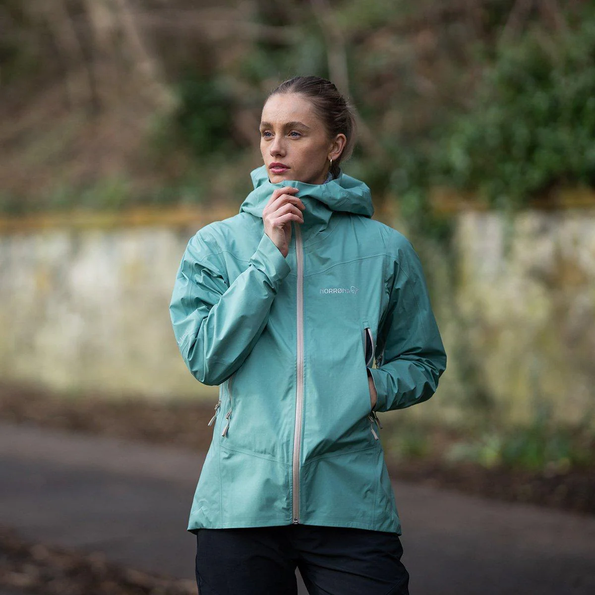 Women's Falketind GORE-TEX Jacket - Malachite Green - Image 4