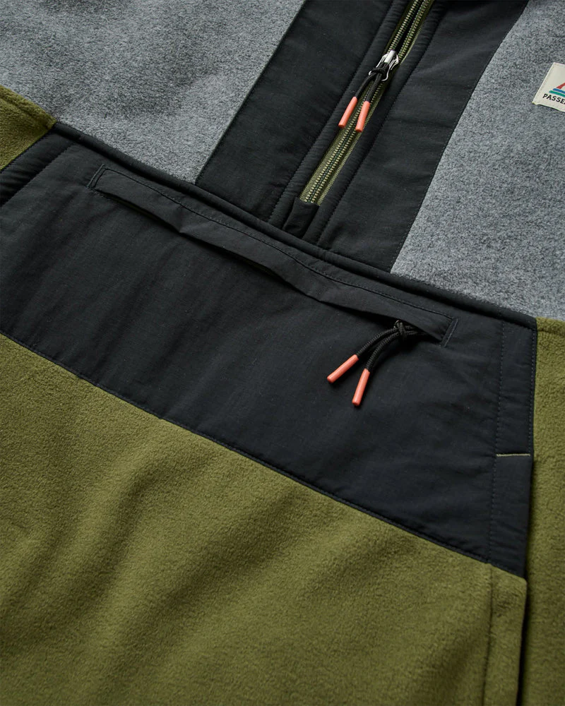 Men's Woodland Hoodless 1/2 Zip Fleece - Grey / Green - Image 3