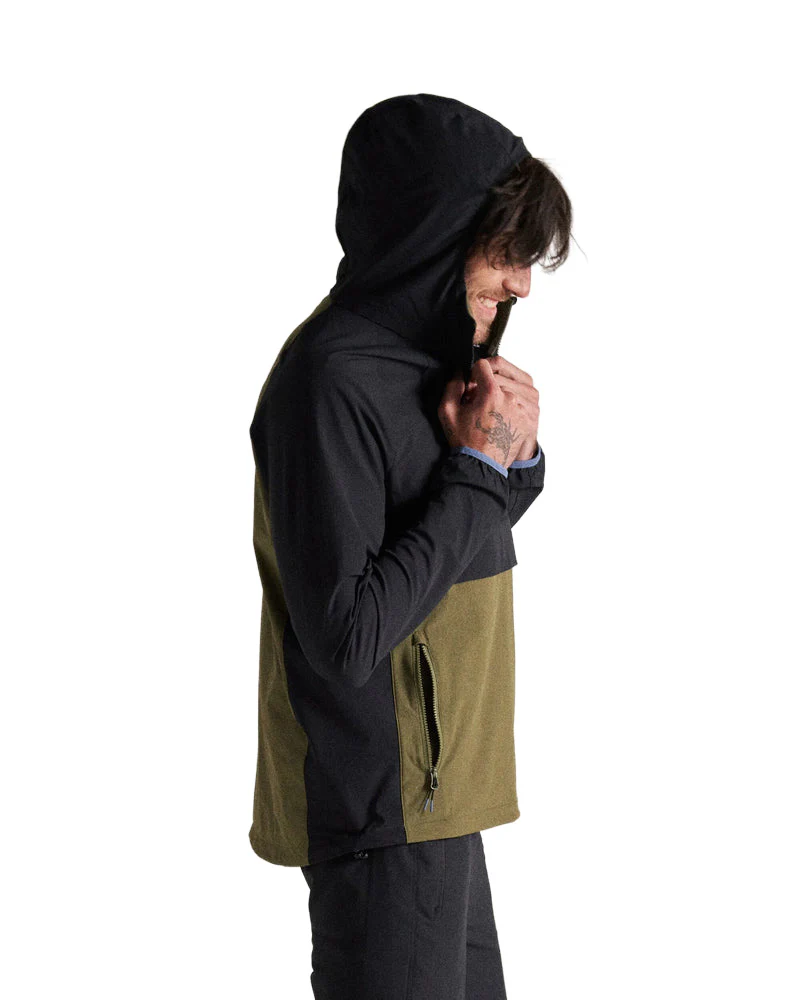 Men's Roamer Light Softshell Jacket - Black / Green - Image 3