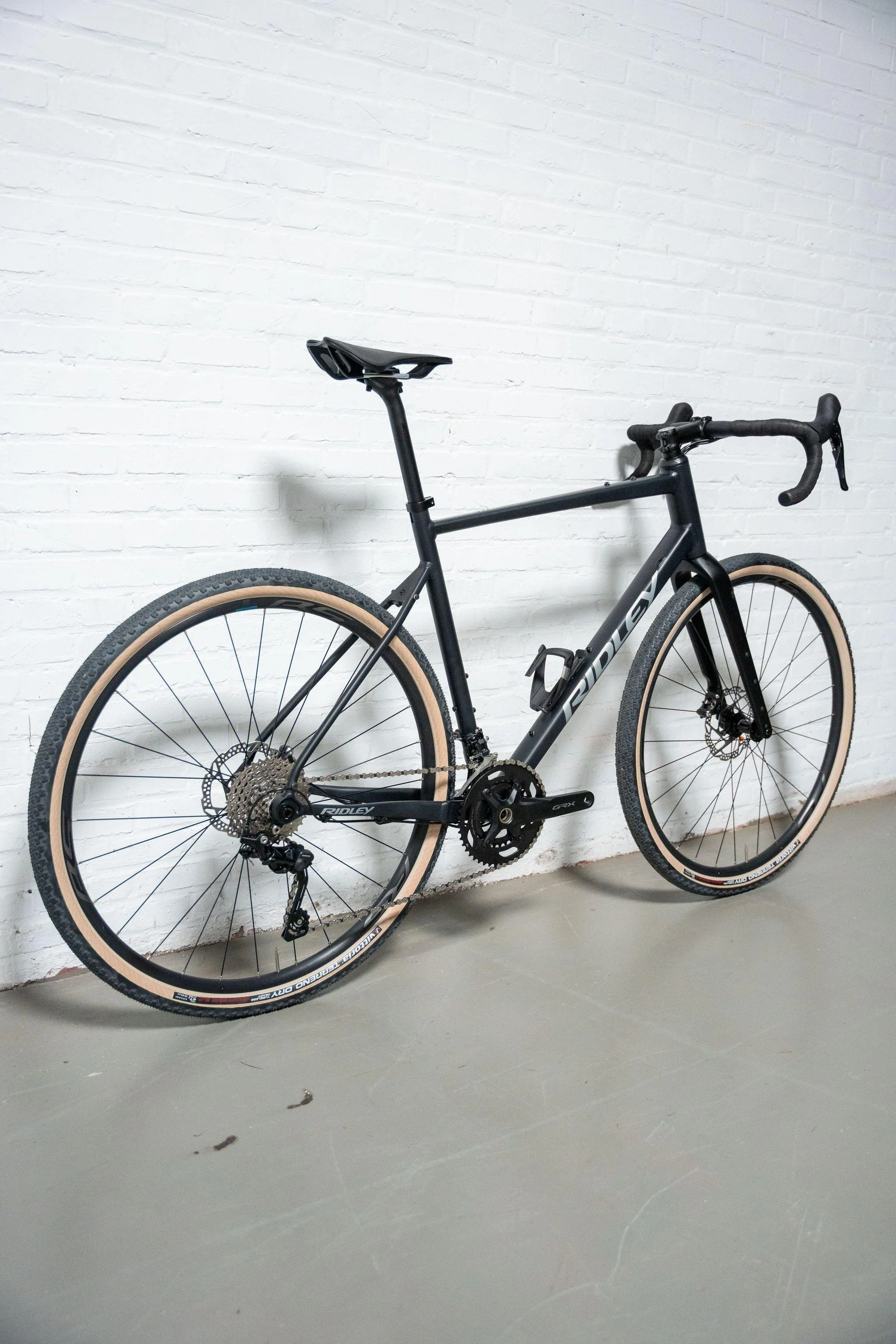 Kanzo Adventure Alu GRX600 1x Gravel Bike - Black / Silver - Image 2