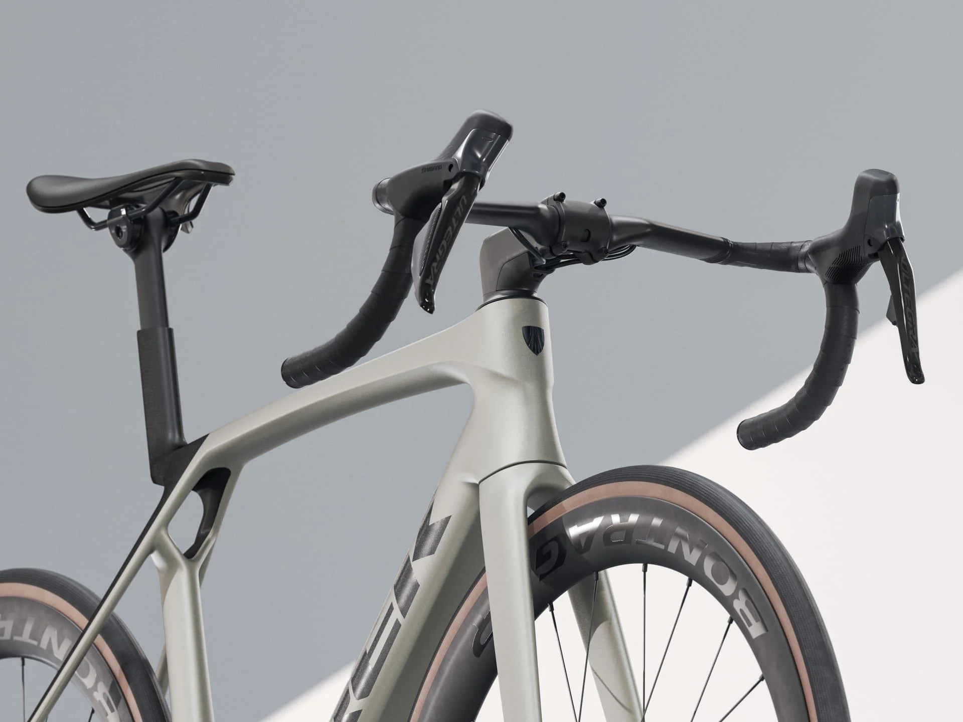 Madone SL 7 Gen 8 Road Bike - Grey - Image 3