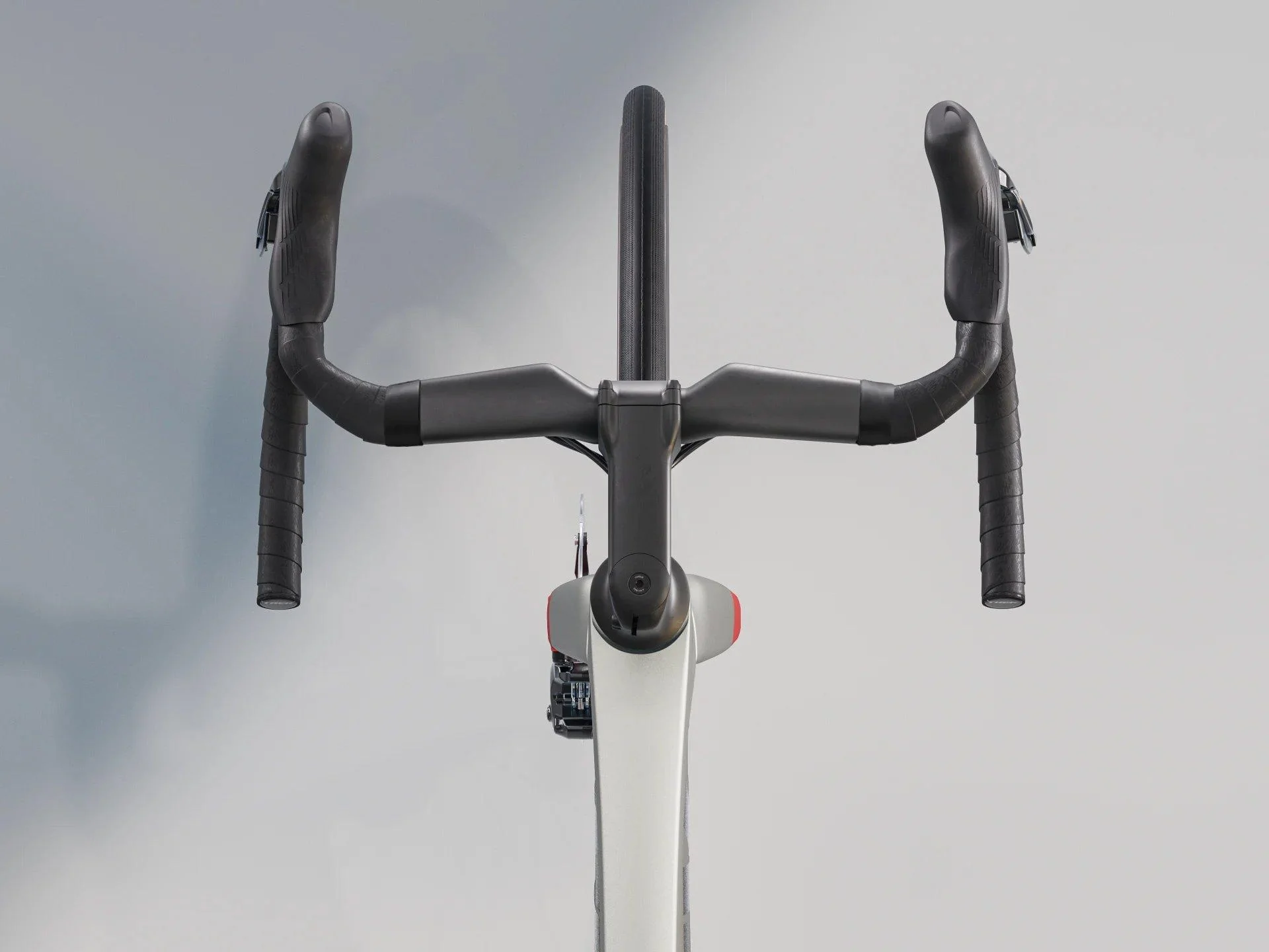 Madone SL 7 Gen 8 Road Bike - Grey - Image 4
