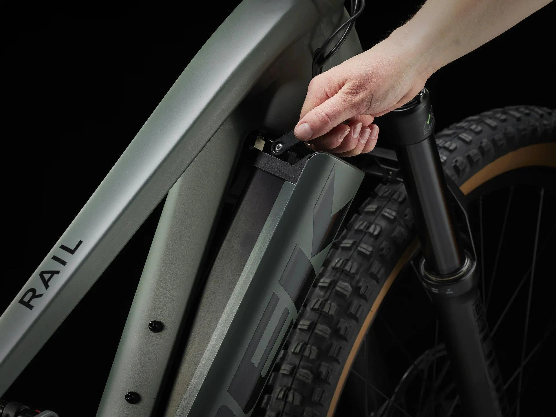 Rail 8 GX AXS T-Type Gen 3 Mountain E-Bike - Green - Image 4