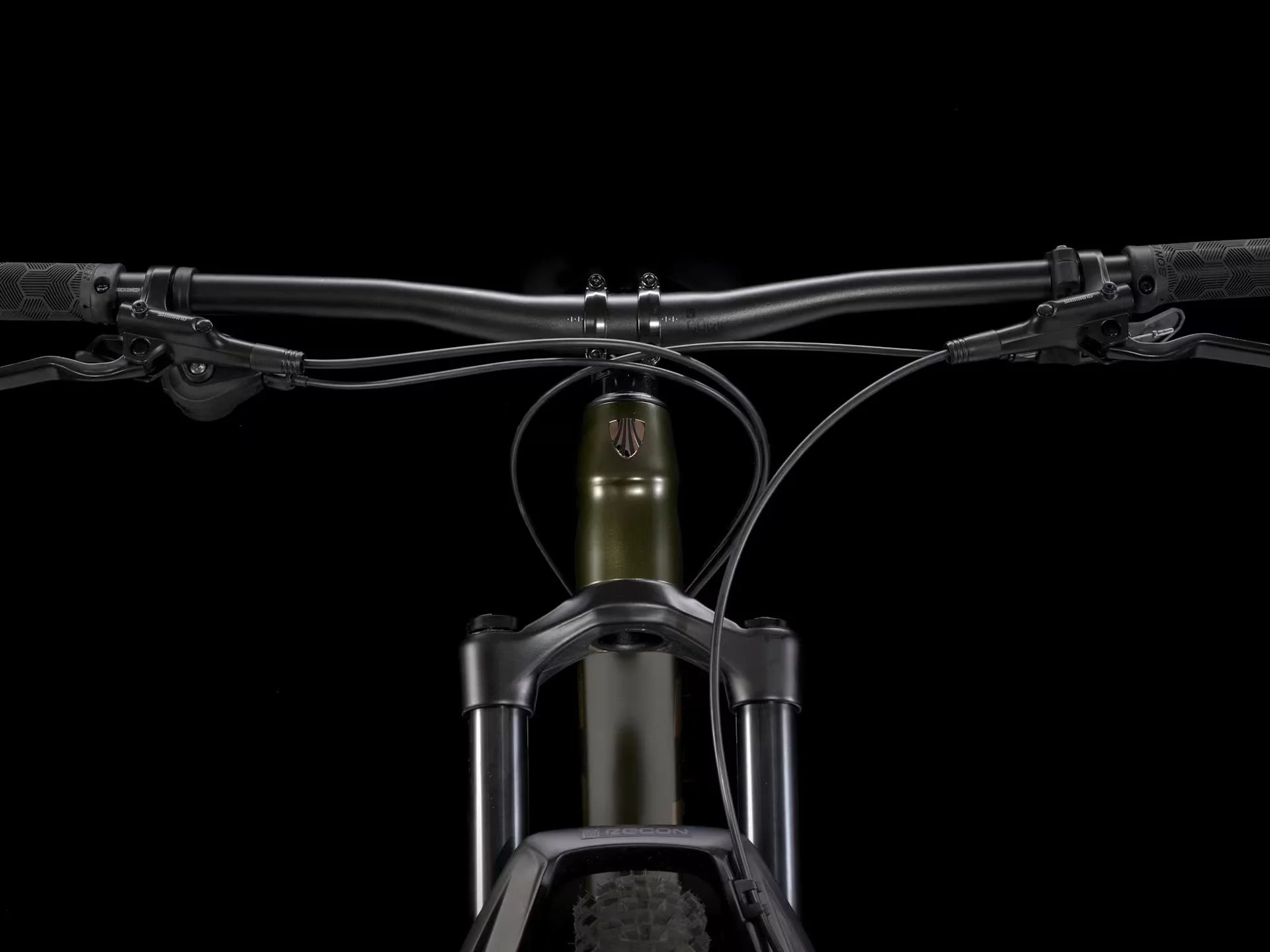 Roscoe 7 Mountain Bike - Green - Image 3