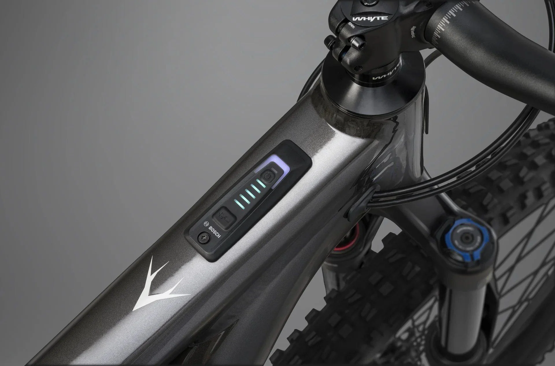 Kado S Mountain E-Bike - Black / Silver - Image 7